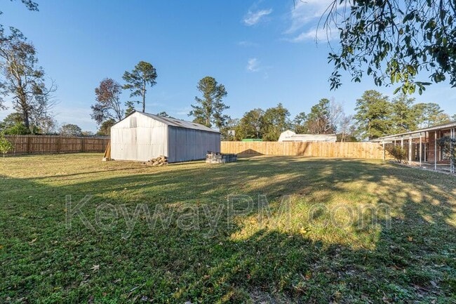 Building Photo - 116 Thomas Dr