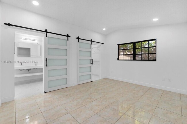 Building Photo - 6234 SW 151st Ct