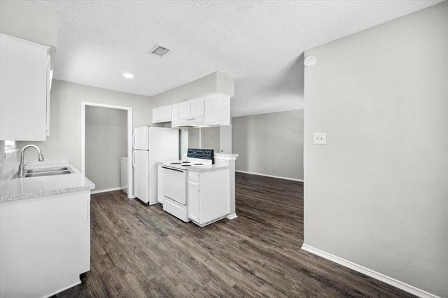 Building Photo - 606 Kings Way Dr