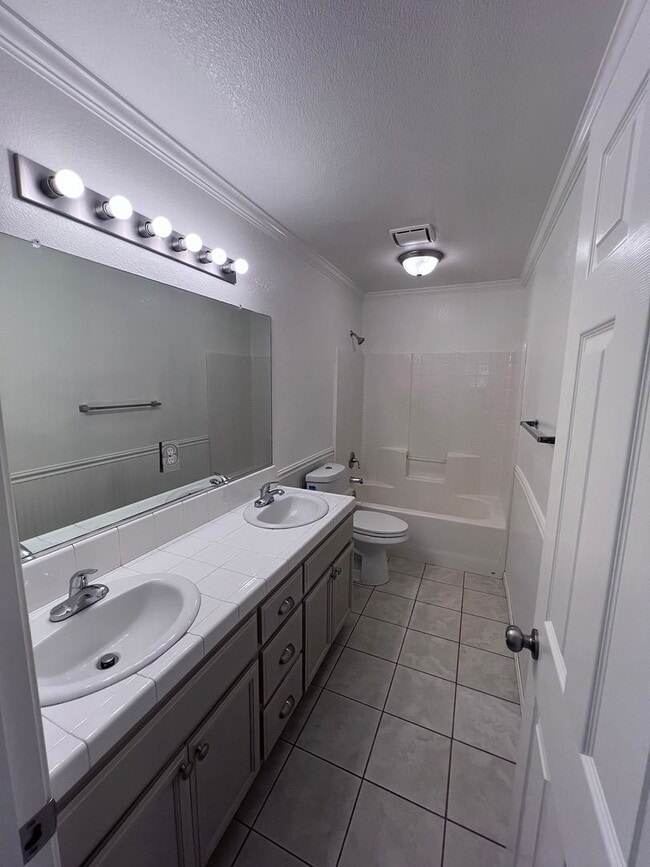 Building Photo - 672 Napa Ct
