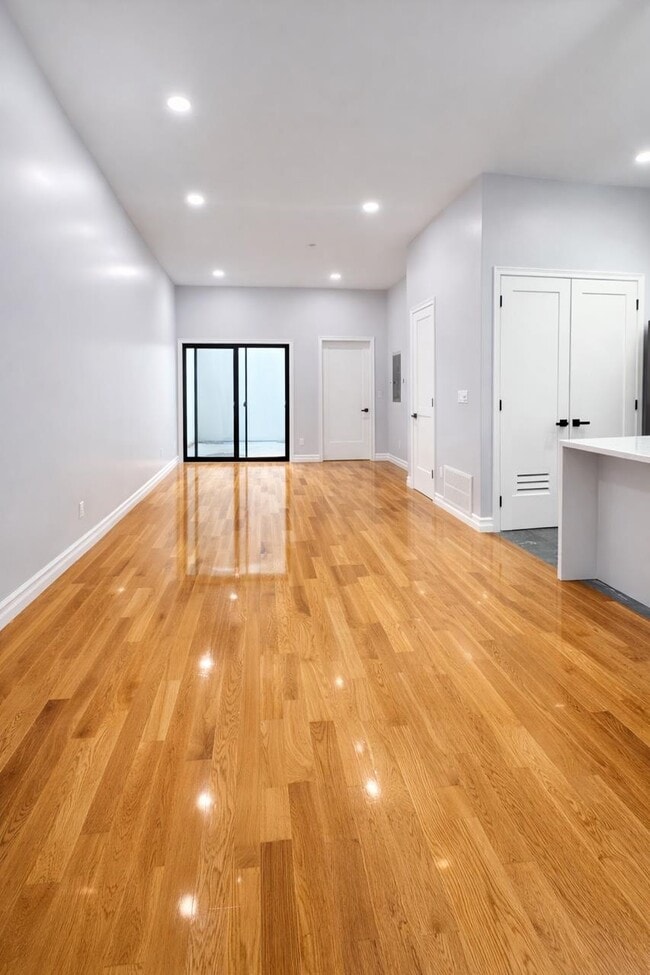 Building Photo - 116 36th St