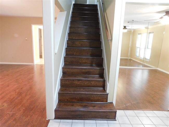 Building Photo - 2711 River Birch Dr