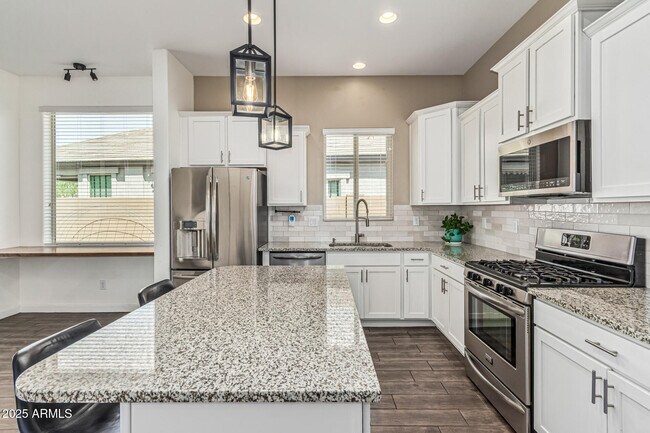Building Photo - 13542 W Paso Trail