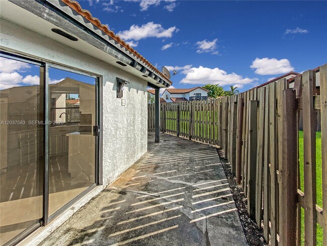 Building Photo - 14980 SW 48th Terrace