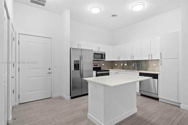 Building Photo - 1776 Polk St