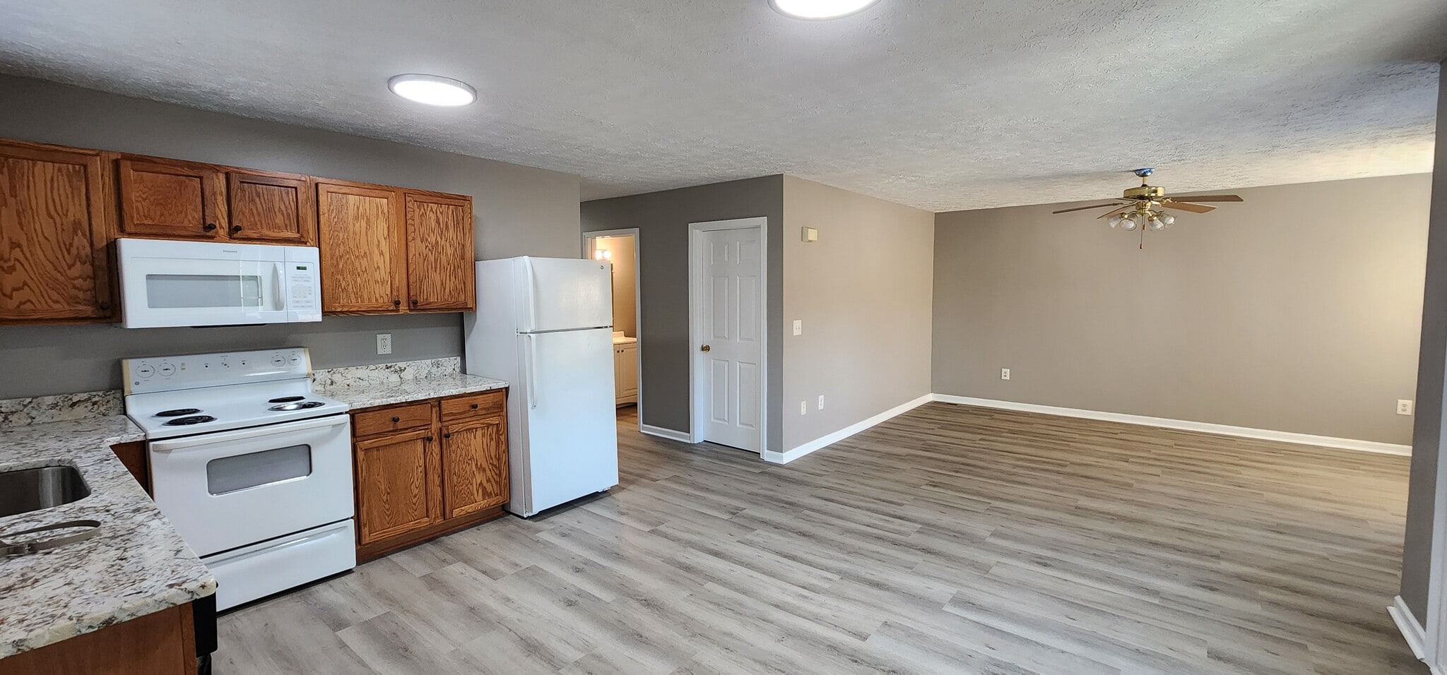 Building Photo - 4532 Winslow Dr