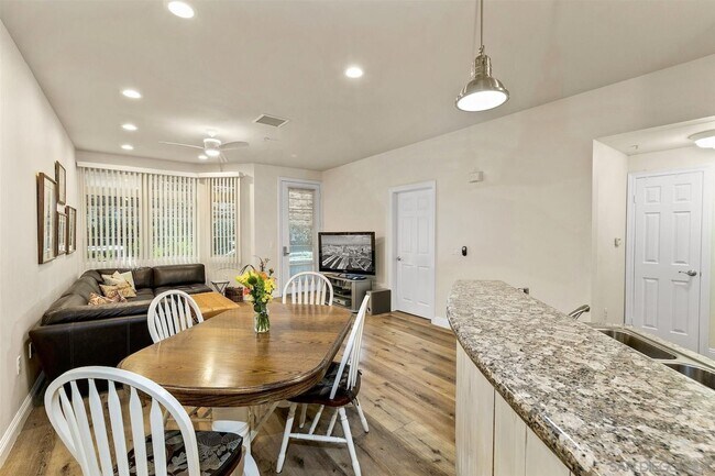 Building Photo - Stylish 3-Bedroom Ground Floor Unit in the...
