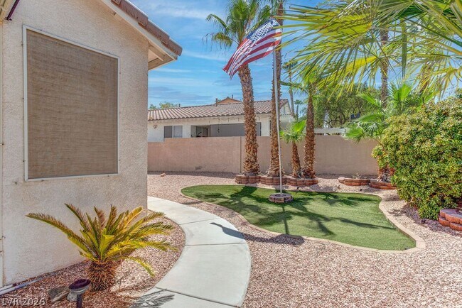 Building Photo - 325 Brilliant Summit Cir