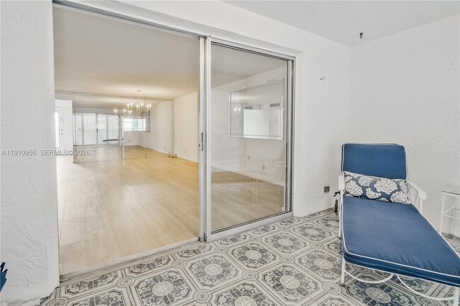 Building Photo - 141 SE 3rd Ave