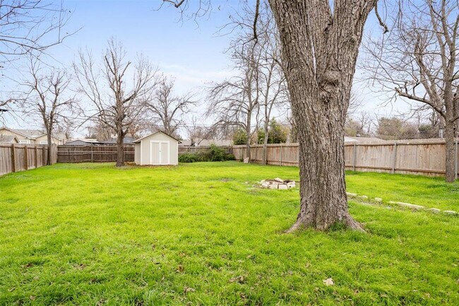 Building Photo - 1118 Fisher St