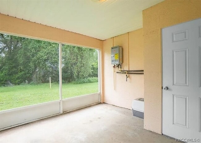 Building Photo - 835 E Rembrandt Way