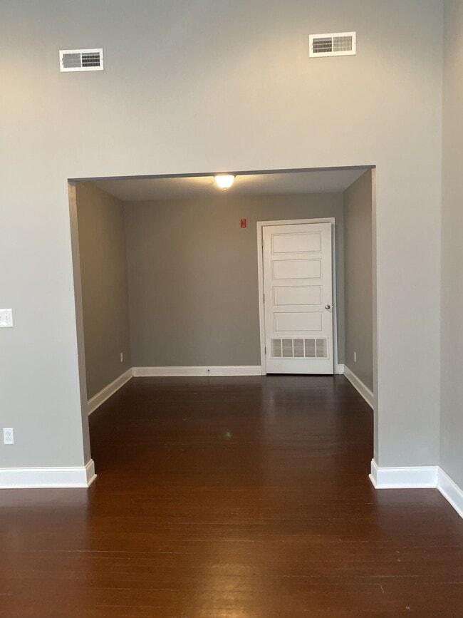 Building Photo - 945 4th Ave