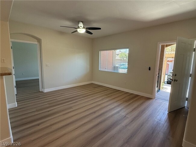 Building Photo - 7701 W Robindale Rd