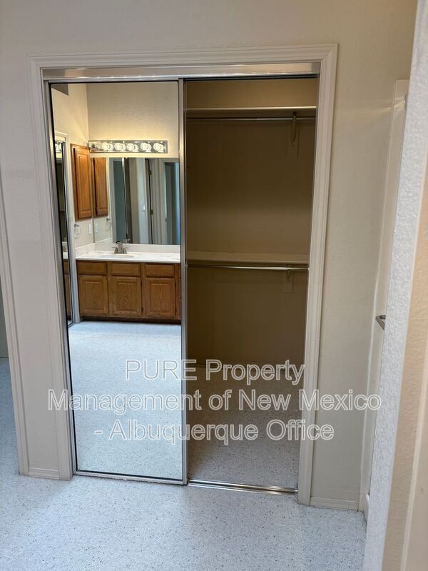 Building Photo - 10901 Lagrange Park Dr NE