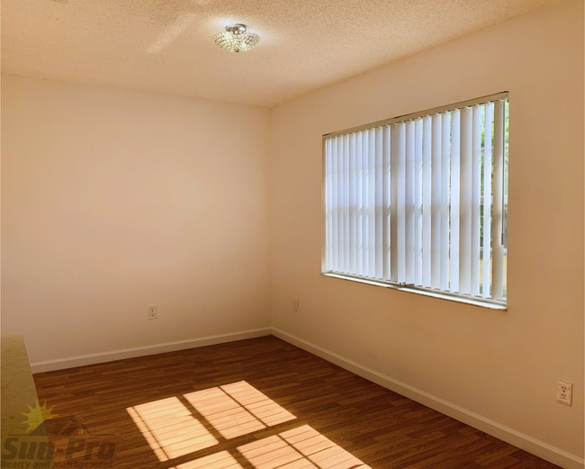 Building Photo - 428 Banana Cay Dr