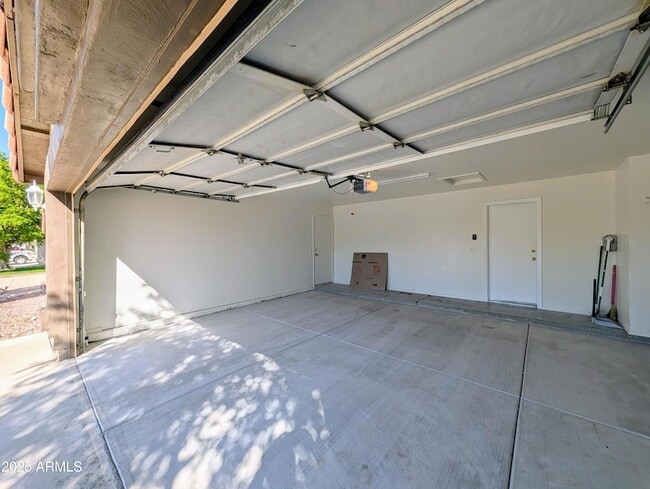 Building Photo - 5232 W Tonto Rd