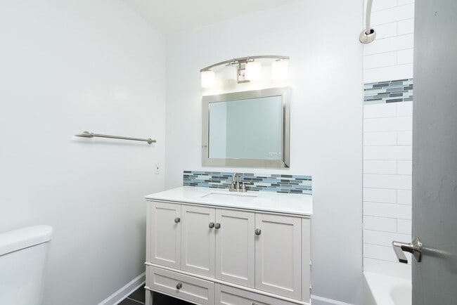 Building Photo - Spacious 2+2 in the Heart of Culver City!