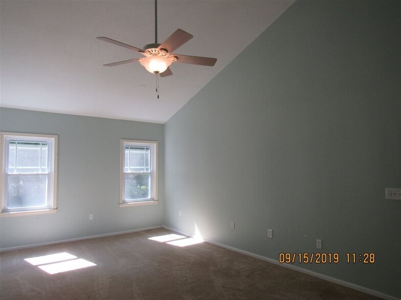 Building Photo - 56 McIntosh