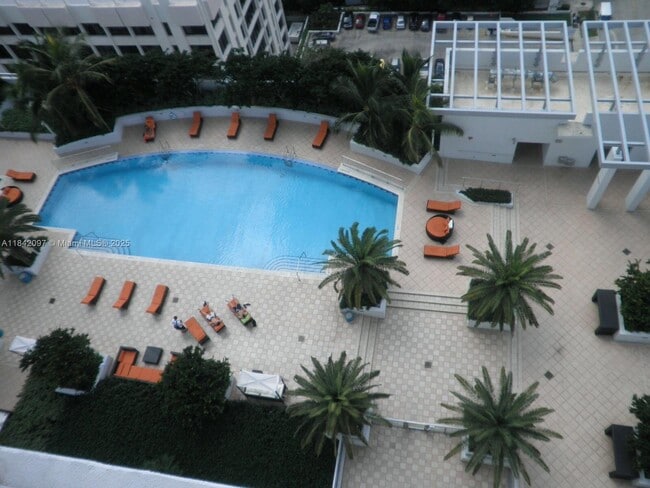 Building Photo - 1050 Brickell Ave