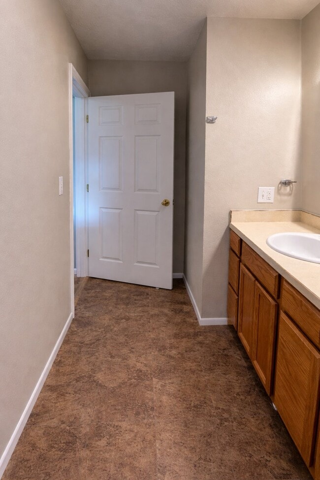 Building Photo - 506 Waukesha Ave