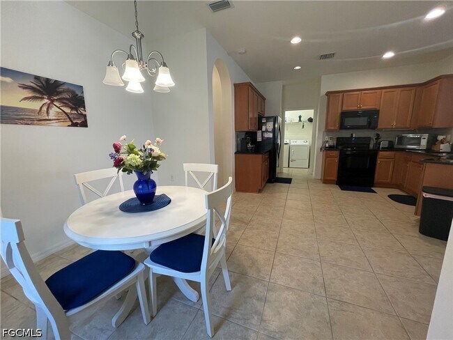Building Photo - 10457 Materita Dr