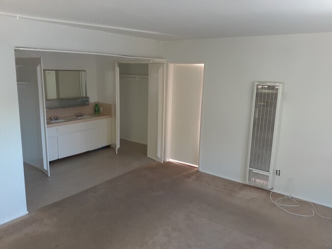 Vanity - 1514 Penmar Ave