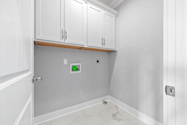 Building Photo - 1065 Veridian Dr
