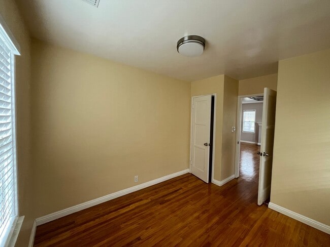 Building Photo - 3 Bedrood/ 2 Bath Home in Alhambra