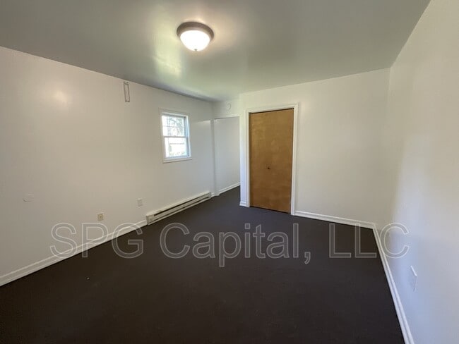 Building Photo - 948 E Market St