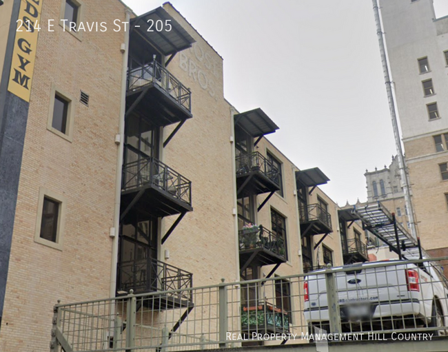Building Photo - 214 E Travis St