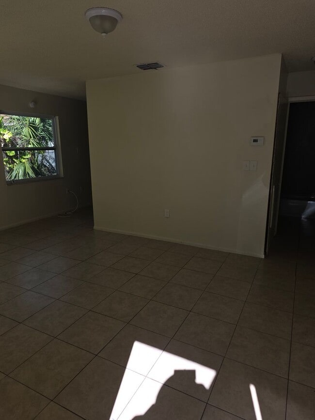 Building Photo - 3/2 DUPLEX