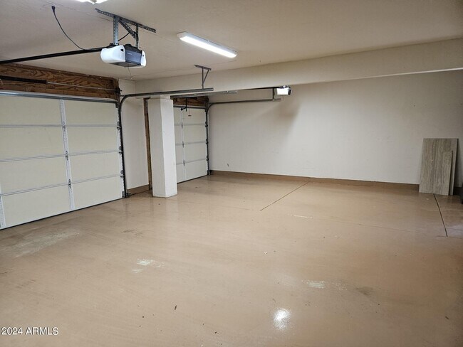 Building Photo - 9450 N 35th St