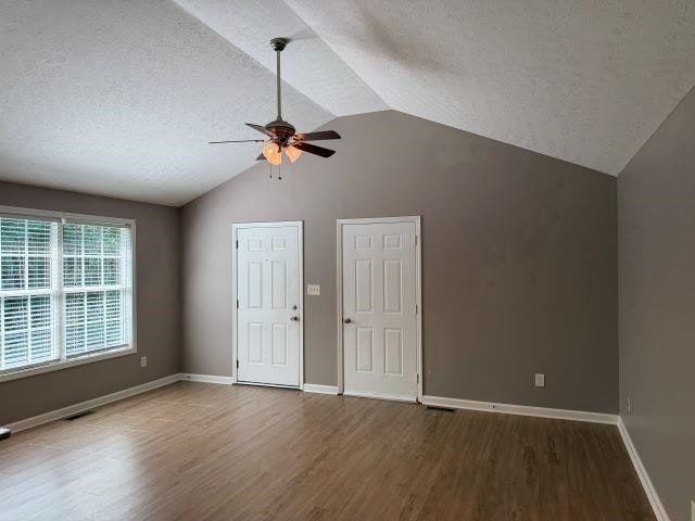 Building Photo - 3096 Raintree Dr