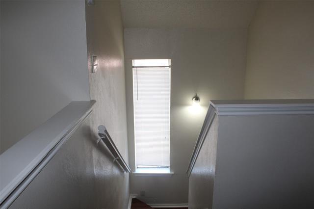 Building Photo - 9809 Walnut St