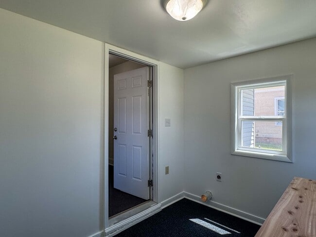 Building Photo - 1014 Hamilton Ave