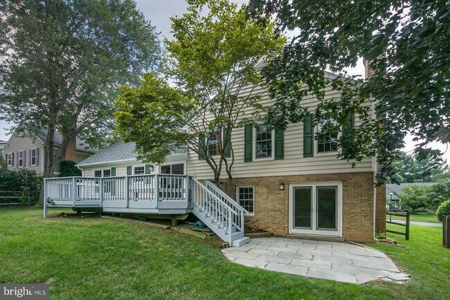 Building Photo - 26 Lily Pond Ct