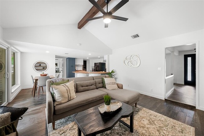 Building Photo - 2408 Shiloh Dr