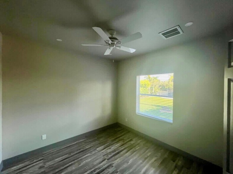 Building Photo - 5593 Briarcliff Rd