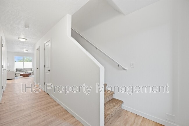 Building Photo - 4732 W Quinault Dr