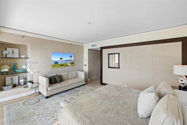 Building Photo - 4924 Fisher Island Dr