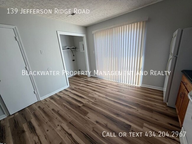 Building Photo - 139 Jefferson Ridge Rd