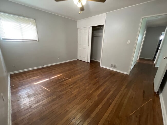 Building Photo - 3 BR 1.5 BA split-level with attached 1 car garage- OPEN HOUSE THIS SATURDAY