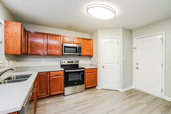 Building Photo - 442 Randolph Dr