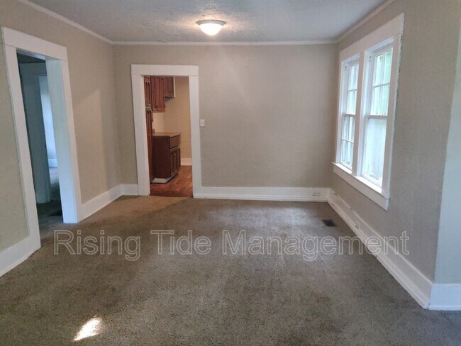Building Photo - 701 84th St S
