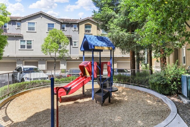 Building Photo - 2189 Beech Cir