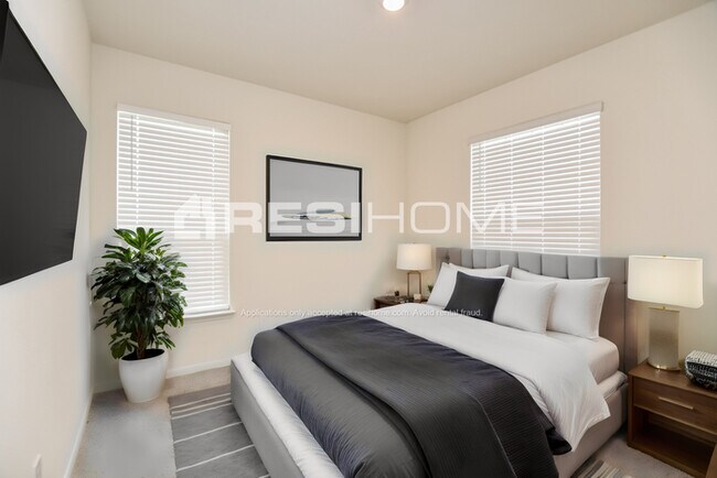 Building Photo - 632 Aqueduct Drive