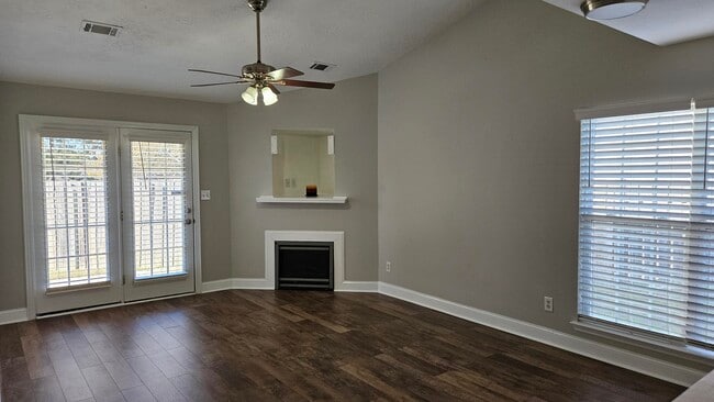 Building Photo - 310 Caldwell Cir