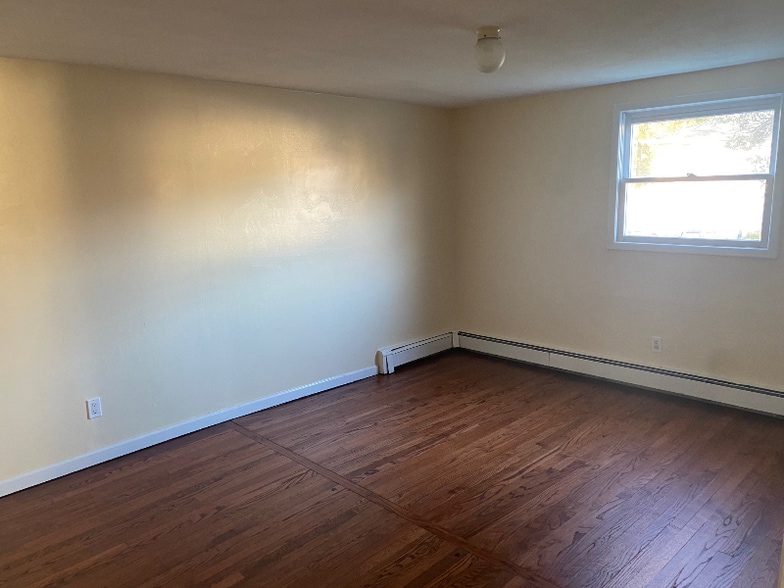 Building Photo - 14 Lantern St