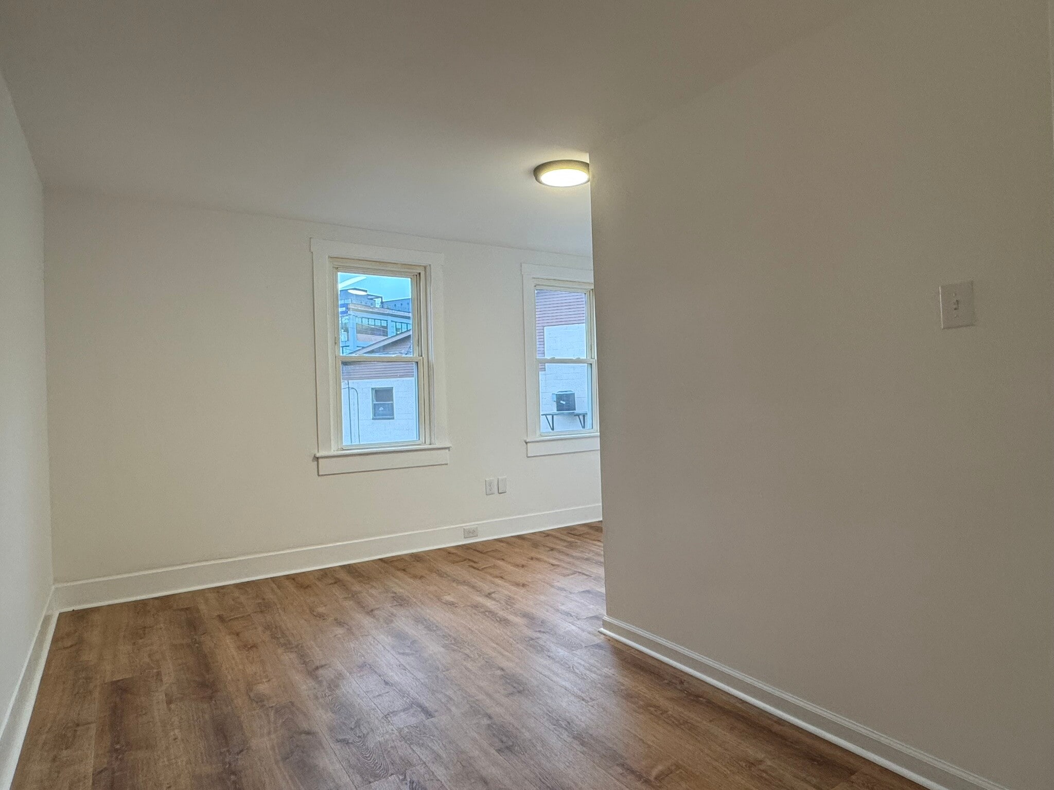 Building Photo - 16 Sycamore St