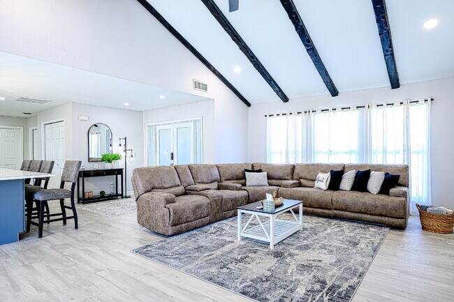 Building Photo - Waterfront Furnished Pool Home with Gulf &...